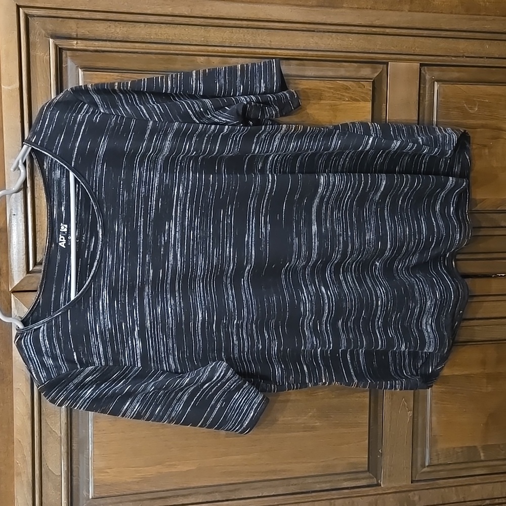 Apt.9 shirt